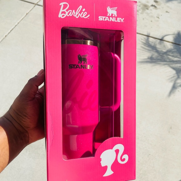 Stanley x barbie colab cup 40oz quencher - Picture 3 of 3